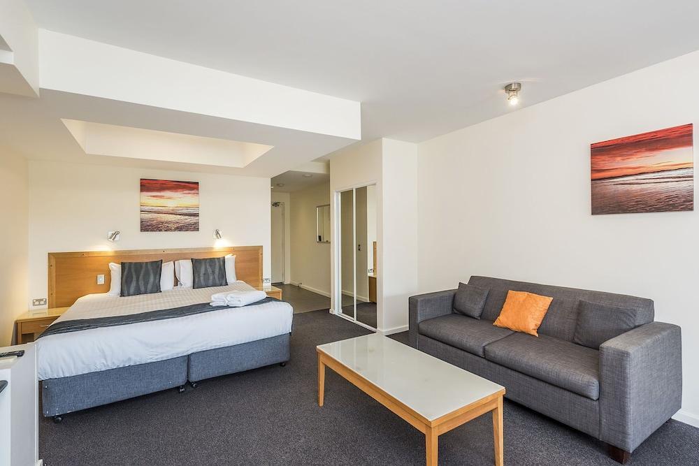 Assured Ascot Quays Apartment Hotel Perth Exteriör bild