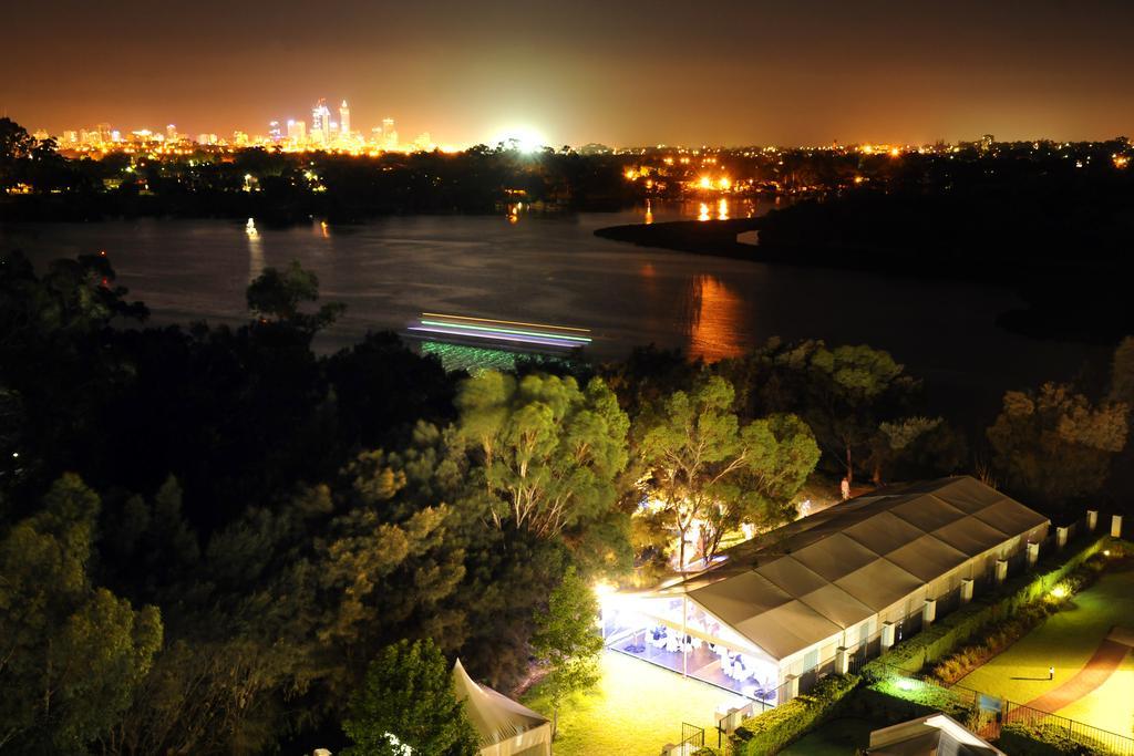 Assured Ascot Quays Apartment Hotel Perth Exteriör bild