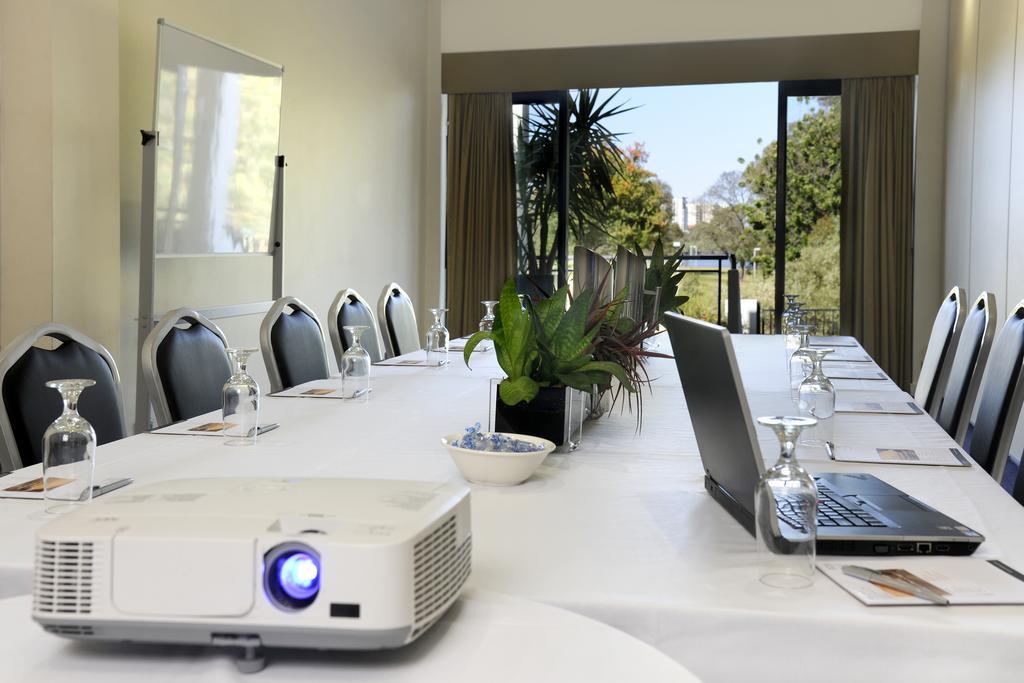 Assured Ascot Quays Apartment Hotel Perth Exteriör bild
