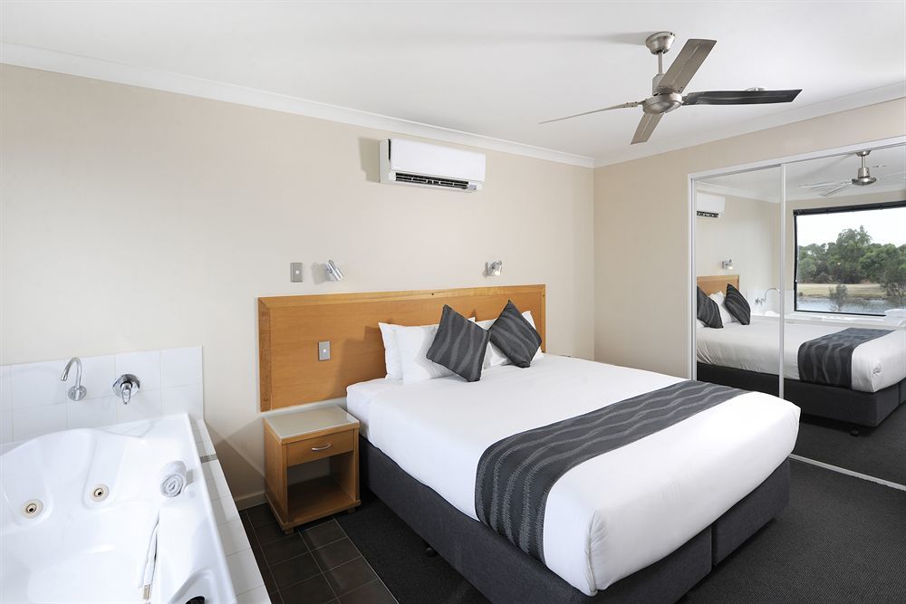 Assured Ascot Quays Apartment Hotel Perth Exteriör bild