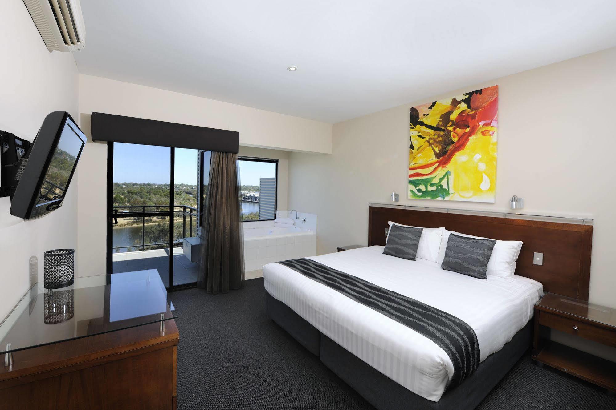 Assured Ascot Quays Apartment Hotel Perth Exteriör bild