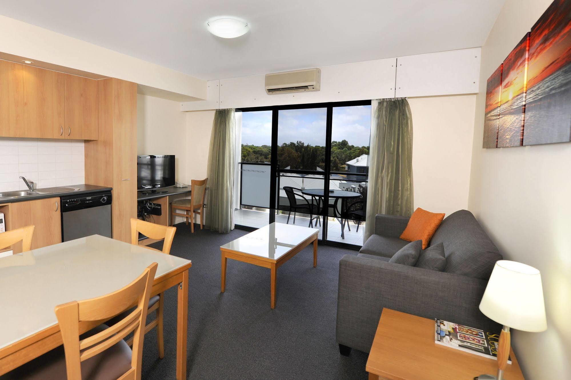 Assured Ascot Quays Apartment Hotel Perth Exteriör bild