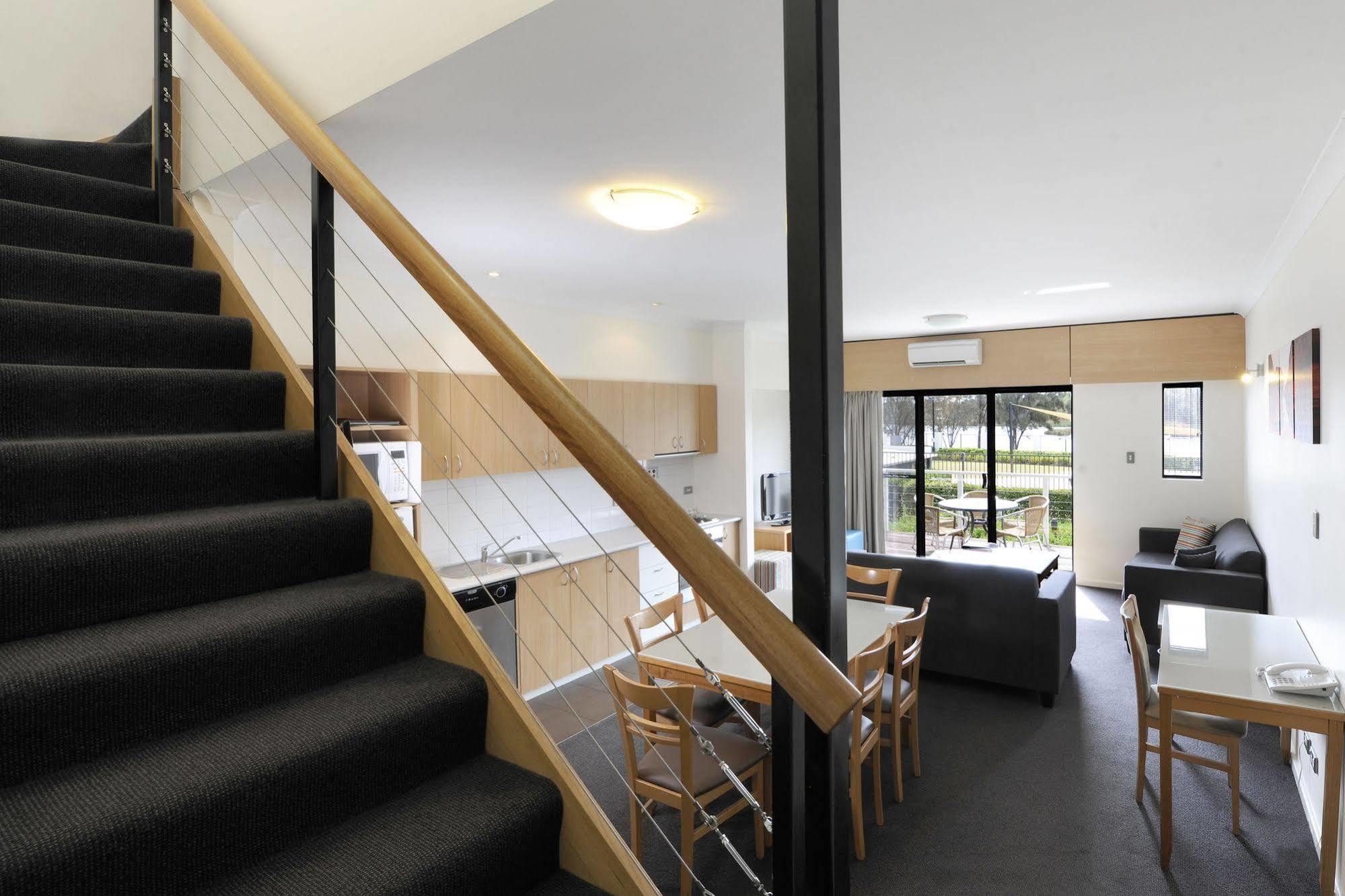 Assured Ascot Quays Apartment Hotel Perth Exteriör bild