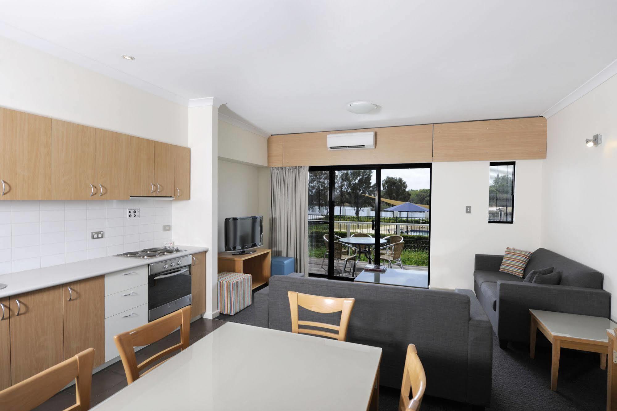 Assured Ascot Quays Apartment Hotel Perth Exteriör bild