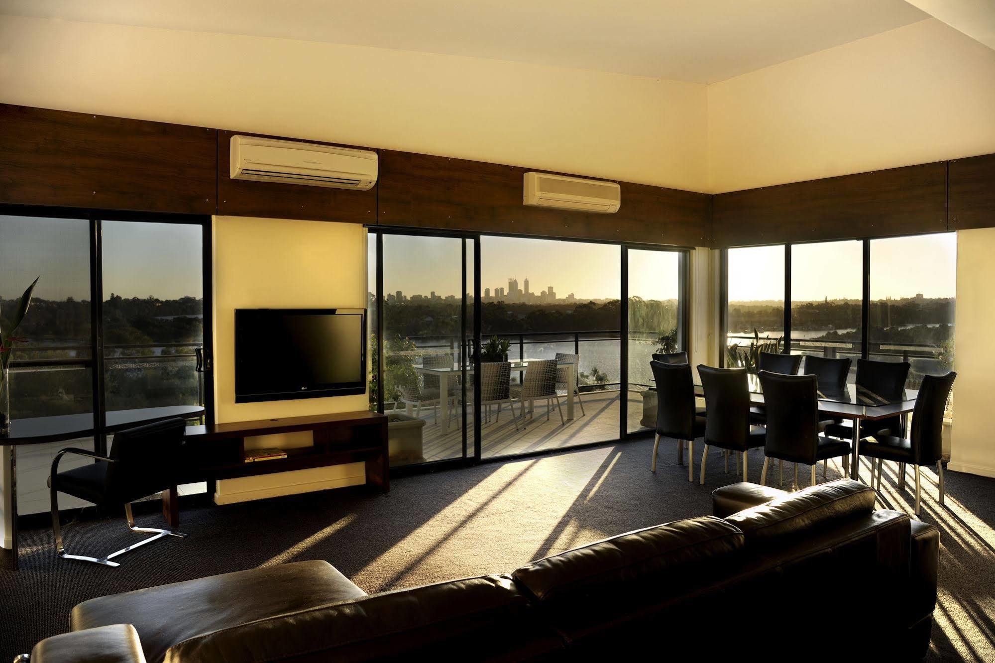 Assured Ascot Quays Apartment Hotel Perth Exteriör bild